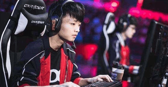 串右中卫